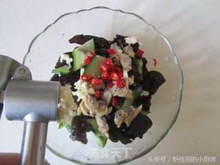 蛤肉木耳拌黄瓜的做法步骤:5