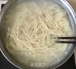 芝麻酱拌面的做法步骤:3