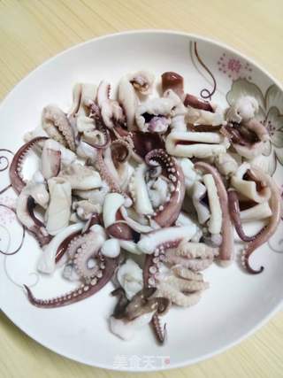 爆炒鲜鱿的做法步骤:3