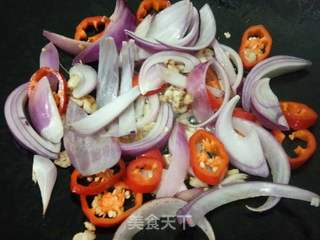 爆炒鲜鱿的做法步骤:4
