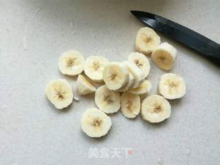 #夏日饮品#香蕉奶昔的做法步骤:3