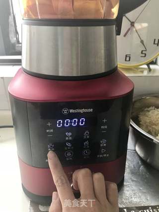 金瓜贻贝浓汤的做法步骤:3