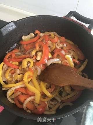彩椒牛排盖浇饭的做法步骤:12