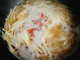 葱油海参汤面的做法步骤：6