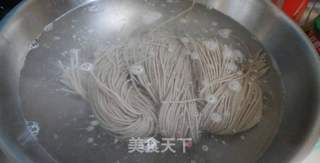 酱黄瓜荞麦面的做法步骤:6