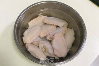 韩式吮指炸鸡翅的做法步骤:2