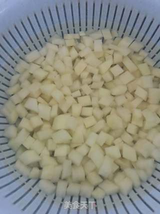 土豆海参打卤面的做法步骤:4