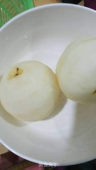 冰糖雪梨的做法步骤:2