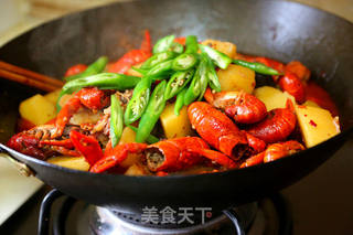 小龙虾烧土豆块儿的做法步骤:17