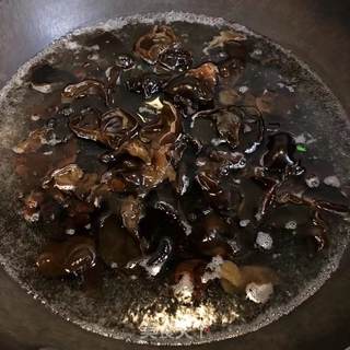凉拌木耳的做法步骤:3