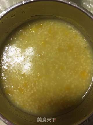 宝宝的健康美食-南瓜小米粥的做法步骤：2