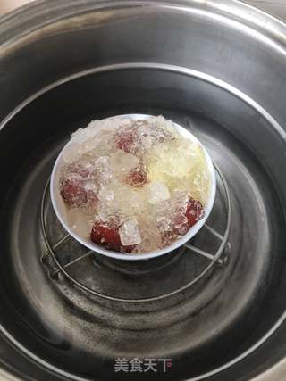 银耳红枣枸杞蒸雪燕的做法步骤:6