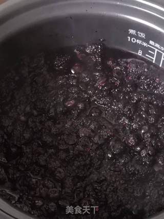 蓝莓桑椹果酱(电压力锅)的做法步骤:2