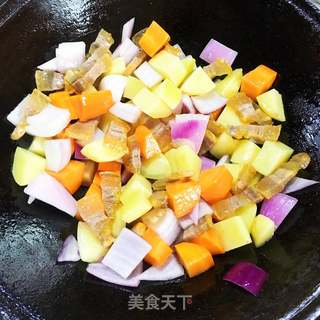 土豆焖饭的做法步骤:9