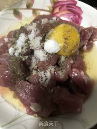 菠萝咕噜肉的做法步骤:2