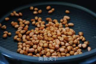 油炸花生米的做法步骤:4