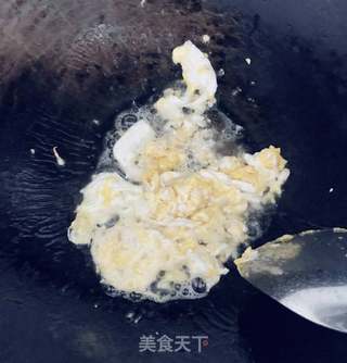 玉米粒火腿鸡蛋炒饭的做法步骤：2