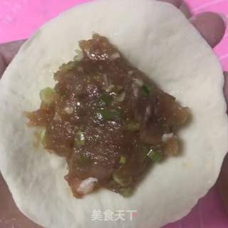 猪肉馅水煎包的做法步骤:11