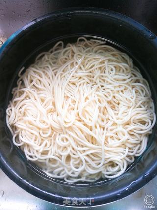美食“鸡丝凉面的做法步骤:10