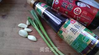凉拌手撕茄子的做法步骤:2