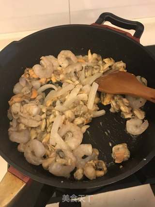 海鲜咖喱意面的做法步骤:8
