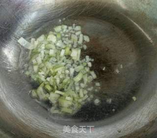 洋葱鸡蛋炒馒头的做法步骤:5