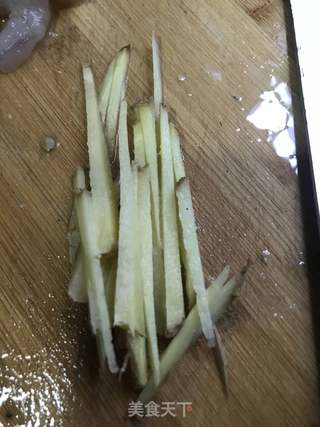 鱿鱼海鲜粥的做法步骤:2