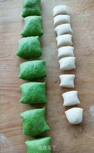 豌豆荚馒头的做法步骤:7
