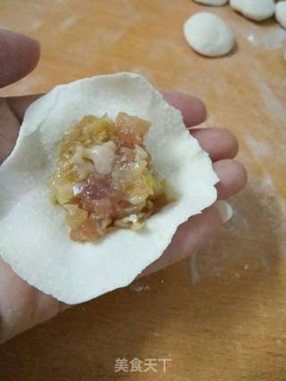 酸菜猪肉水饺的做法步骤:11