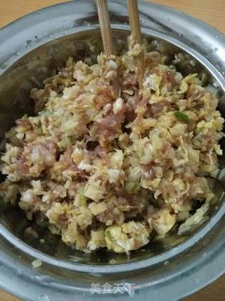 酸菜猪肉煎饺的做法步骤：7