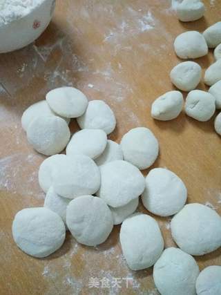 酸菜猪肉煎饺的做法步骤：8
