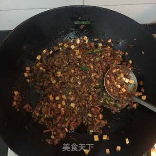 香菇牛肉酱的做法步骤：10