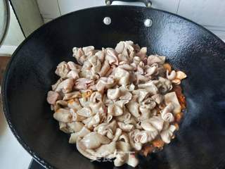 【川菜】红烧肥肠的做法步骤:5