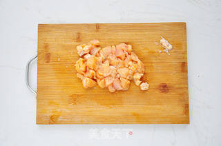 大嘴吃饭的猫的做法步骤:2