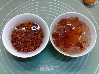 桃胶红豆水果捞的做法步骤:2