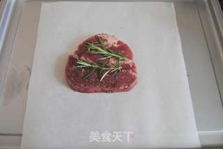 黑胡椒滋味牛扒的做法步骤:5