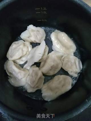 酸菜猪肉煎饺的做法步骤：13