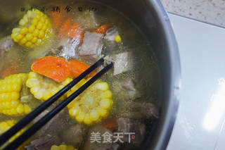 玉米排骨汤的做法步骤:12
