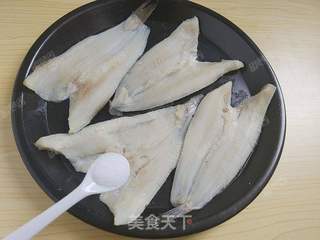 脆烤冰鱼柳的做法步骤:3
