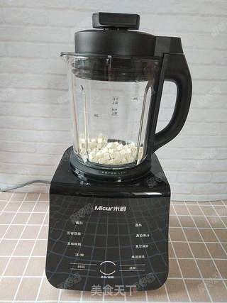 茯苓香蕉粥的做法步骤:3
