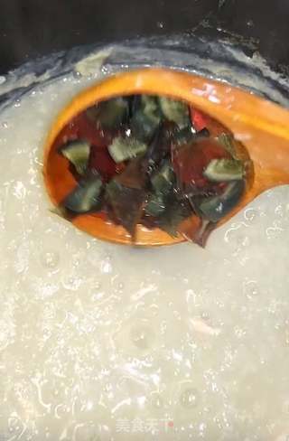 皮蛋瘦肉粥的做法步骤：6