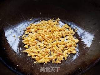 老干妈火腿蛋炒饭的做法步骤:3