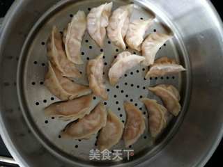白菜猪肉蒸饺的做法步骤:12
