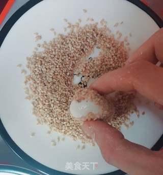 芝麻麻球的做法步骤:5