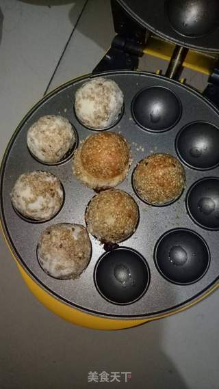 红豆馅芝麻球的做法步骤:5