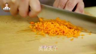 儿童节到啦!亲自下厨给宝宝做一碗健康美味的杂菜粥吧!的做法步骤:2