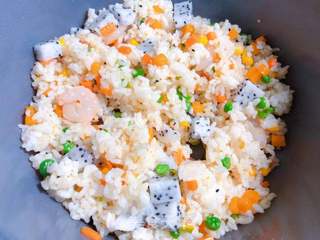 火龙果炒饭的做法步骤：12