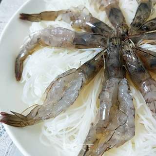 蒜蓉粉丝虾的做法步骤:12