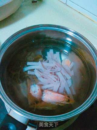 虾头蔬菜乌冬面的做法步骤:7