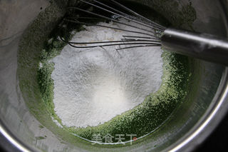 菠菜蛋糕卷的做法步骤:3